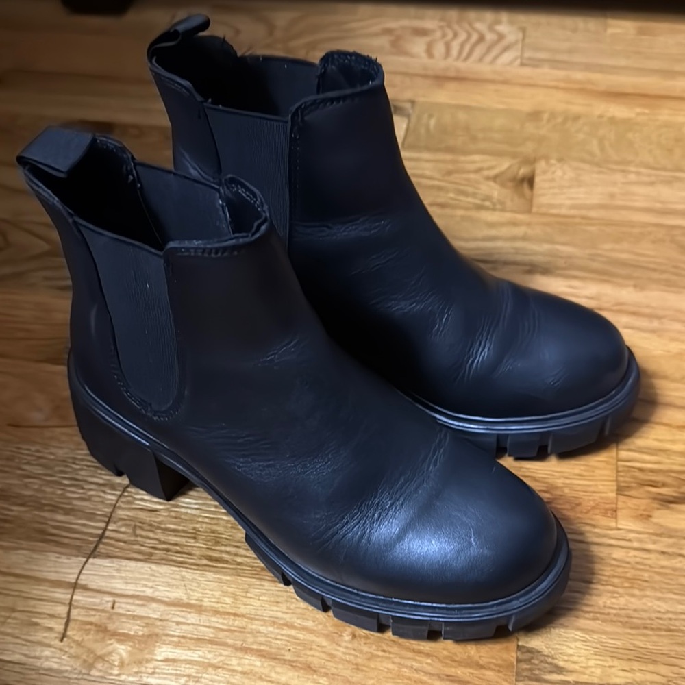 Steve Madden Black Chelsea Boots
